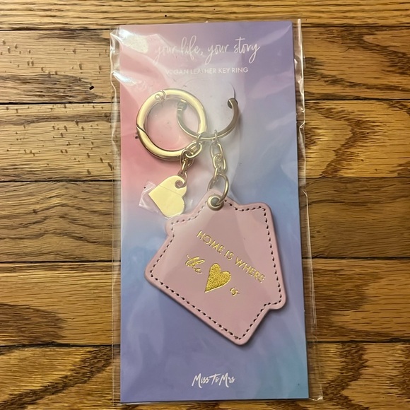 NWT Pink & gold Home is where the heart is Miss to Mrs vegan leather key ring - Picture 2 of 3